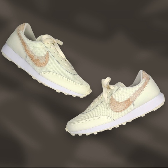 WMNS NIKE DBREAK 'Sail Snakeskin' Sneaker - Picture 4 of 5